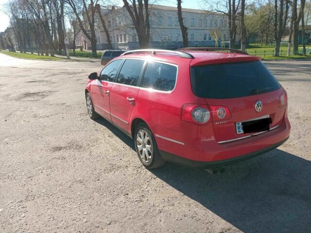 Красный Фольксваген Пассат Вариант, объемом двигателя 2 л и пробегом 313 тыс. км за 5300 $, фото 2 на Automoto.ua