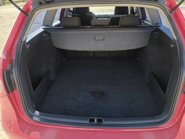 Красный Фольксваген Пассат Вариант, объемом двигателя 2 л и пробегом 313 тыс. км за 5300 $, фото 3 на Automoto.ua