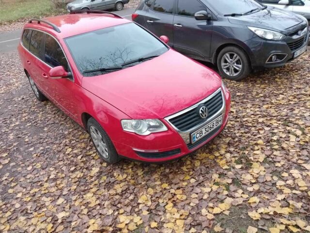 Красный Фольксваген Пассат Вариант, объемом двигателя 2 л и пробегом 313 тыс. км за 5300 $, фото 1 на Automoto.ua