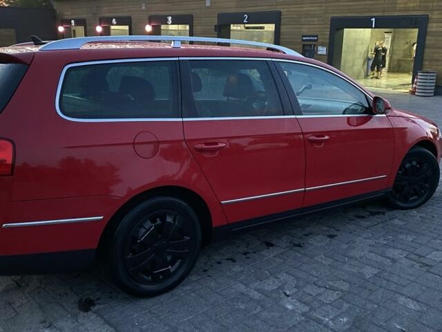 Красный Фольксваген Пассат Вариант, объемом двигателя 2 л и пробегом 300 тыс. км за 4650 $, фото 4 на Automoto.ua