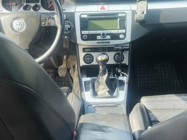 Червоний Фольксваген Пассат Варіант, об'ємом двигуна 2 л та пробігом 360 тис. км за 5500 $, фото 5 на Automoto.ua