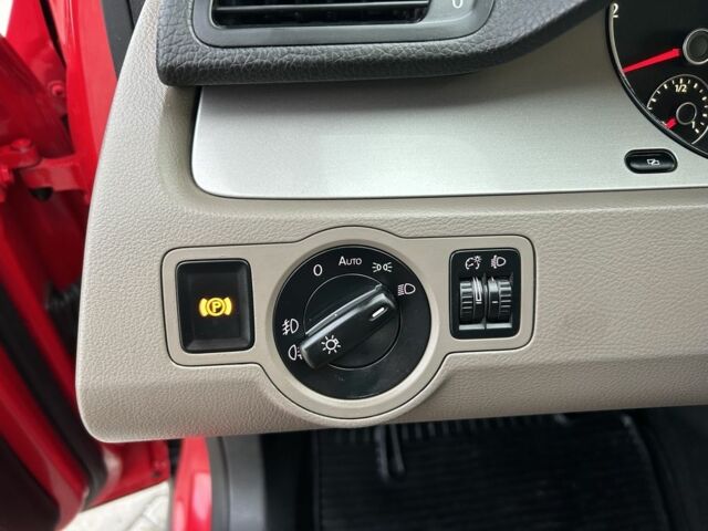 Красный Фольксваген Пассат Вариант, объемом двигателя 1.4 л и пробегом 202 тыс. км за 5400 $, фото 19 на Automoto.ua