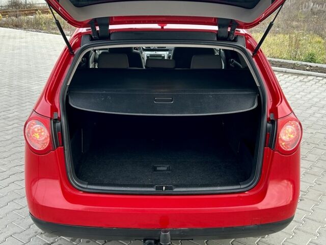 Красный Фольксваген Пассат Вариант, объемом двигателя 1.4 л и пробегом 202 тыс. км за 5400 $, фото 17 на Automoto.ua