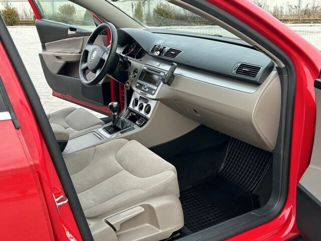 Красный Фольксваген Пассат Вариант, объемом двигателя 1.4 л и пробегом 202 тыс. км за 5400 $, фото 11 на Automoto.ua