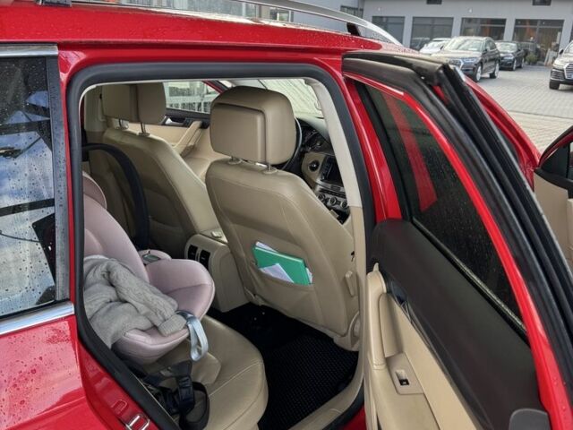 Красный Фольксваген Пассат Вариант, объемом двигателя 2 л и пробегом 300 тыс. км за 8950 $, фото 9 на Automoto.ua