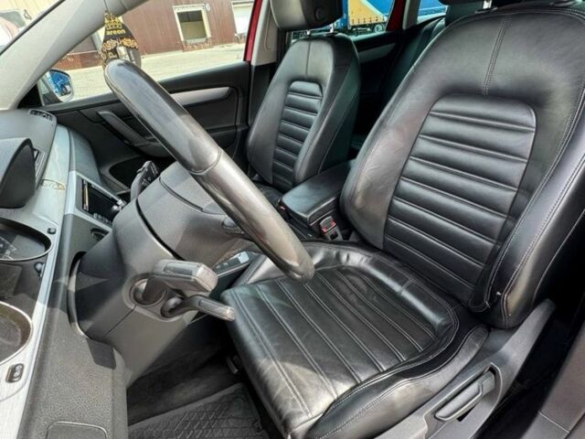 Червоний Фольксваген Пассат Варіант, об'ємом двигуна 2 л та пробігом 280 тис. км за 11700 $, фото 10 на Automoto.ua