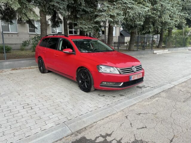 Червоний Фольксваген Пассат Варіант, об'ємом двигуна 2 л та пробігом 239 тис. км за 7999 $, фото 2 на Automoto.ua