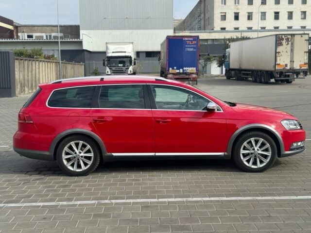 Червоний Фольксваген Пассат Варіант, об'ємом двигуна 2 л та пробігом 280 тис. км за 11700 $, фото 7 на Automoto.ua