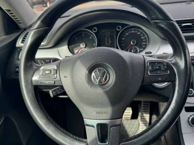 Червоний Фольксваген Пассат Варіант, об'ємом двигуна 2 л та пробігом 280 тис. км за 11700 $, фото 14 на Automoto.ua