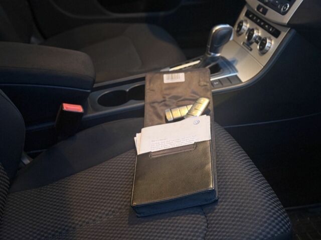 Красный Фольксваген Пассат Вариант, объемом двигателя 2 л и пробегом 280 тыс. км за 8550 $, фото 19 на Automoto.ua