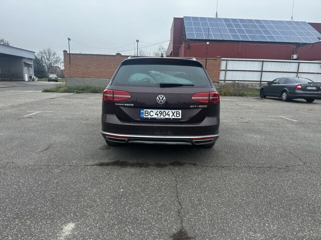 Красный Фольксваген Пассат Вариант, объемом двигателя 2 л и пробегом 227 тыс. км за 19700 $, фото 5 на Automoto.ua