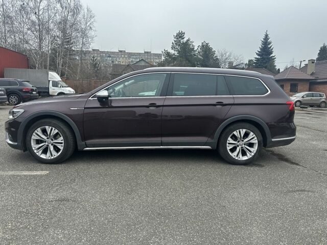 Красный Фольксваген Пассат Вариант, объемом двигателя 2 л и пробегом 227 тыс. км за 19700 $, фото 2 на Automoto.ua