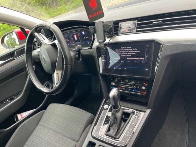 Красный Фольксваген Пассат Вариант, объемом двигателя 2 л и пробегом 240 тыс. км за 19900 $, фото 12 на Automoto.ua