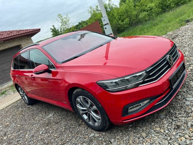 Красный Фольксваген Пассат Вариант, объемом двигателя 2 л и пробегом 240 тыс. км за 19900 $, фото 4 на Automoto.ua