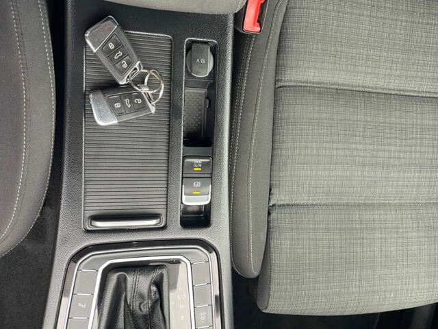 Красный Фольксваген Пассат Вариант, объемом двигателя 1.98 л и пробегом 241 тыс. км за 20500 $, фото 17 на Automoto.ua