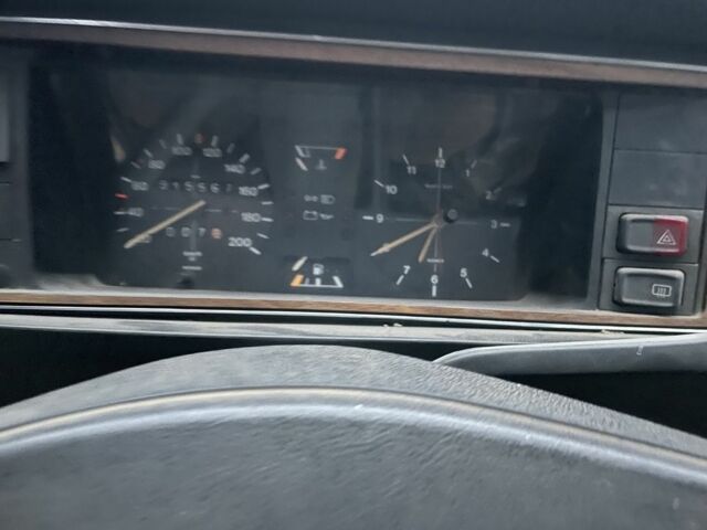 Желтый Фольксваген Пассат Вариант, объемом двигателя 1.3 л и пробегом 300 тыс. км за 500 $, фото 5 на Automoto.ua