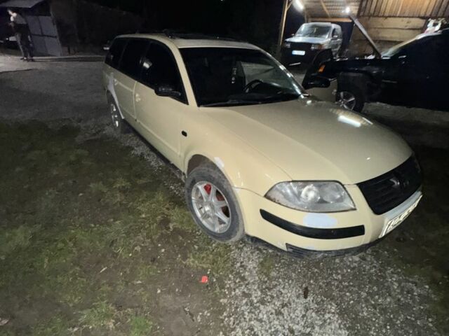 Желтый Фольксваген Пассат Вариант, объемом двигателя 1.9 л и пробегом 38 тыс. км за 2900 $, фото 4 на Automoto.ua