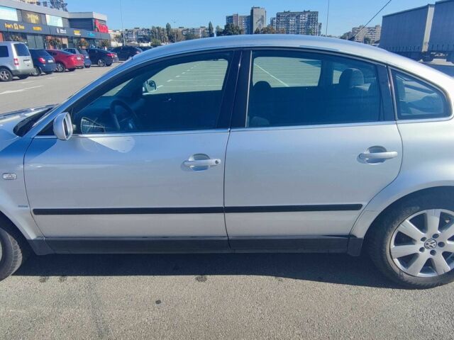 Серый Фольксваген Пассат Вариант, объемом двигателя 1.6 л и пробегом 250 тыс. км за 4400 $, фото 3 на Automoto.ua