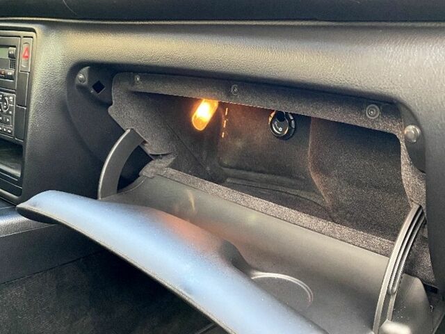 Сірий Фольксваген Пассат Варіант, об'ємом двигуна 1.6 л та пробігом 150 тис. км за 4200 $, фото 15 на Automoto.ua