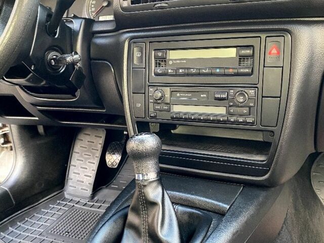 Сірий Фольксваген Пассат Варіант, об'ємом двигуна 1.6 л та пробігом 150 тис. км за 4200 $, фото 10 на Automoto.ua