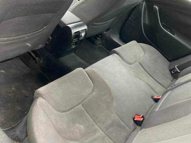 Фольксваген Пассат Вариант 2006 в Киеве на Automoto.ua Серый Фольксваген Пассат Вариант, объемом двигателя 0 л и пробегом 300 тыс. км за 2850 $, фото 8 на Automoto.ua