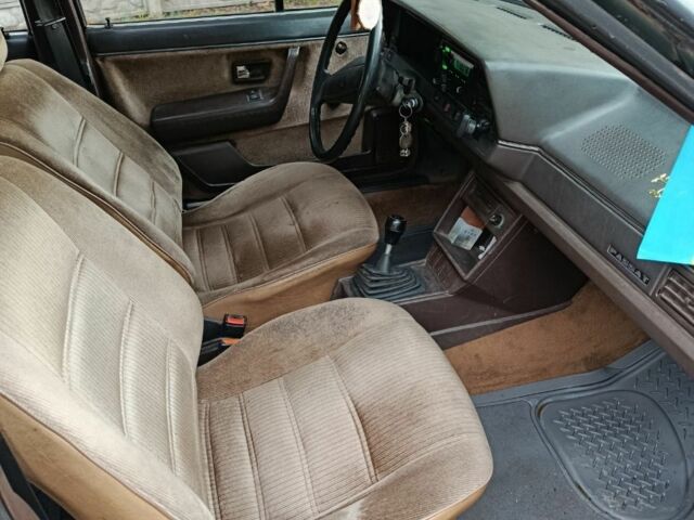 Сірий Фольксваген Пассат Варіант, об'ємом двигуна 2 л та пробігом 544 тис. км за 850 $, фото 4 на Automoto.ua