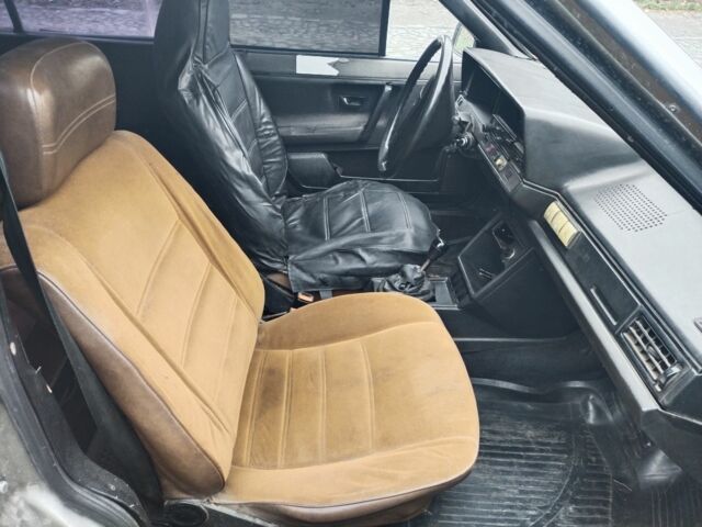 Серый Фольксваген Пассат Вариант, объемом двигателя 0 л и пробегом 300 тыс. км за 950 $, фото 15 на Automoto.ua