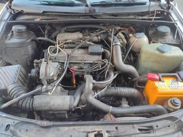 Серый Фольксваген Пассат Вариант, объемом двигателя 1.8 л и пробегом 25 тыс. км за 900 $, фото 7 на Automoto.ua