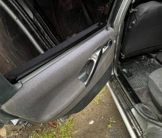 Серый Фольксваген Пассат Вариант, объемом двигателя 1.8 л и пробегом 10 тыс. км за 2800 $, фото 5 на Automoto.ua