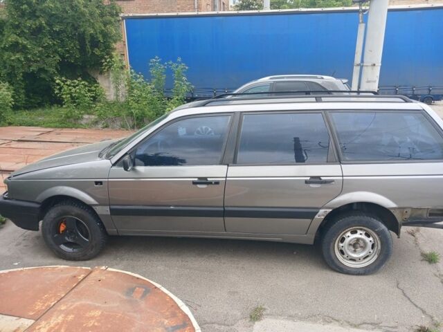 Сірий Фольксваген Пассат Варіант, об'ємом двигуна 0 л та пробігом 1000 тис. км за 1922 $, фото 2 на Automoto.ua