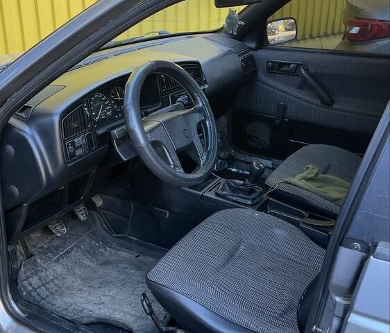 Фольксваген Пассат Варіант 1993 у Стрые на Automoto.ua Сірий Фольксваген Пассат Варіант, об'ємом двигуна 1.6 л та пробігом 3 тис. км за 1867 $, фото 3 на Automoto.ua