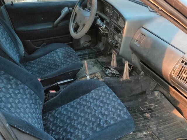 Фольксваген Пассат Вариант 1993 в Полтаве на Automoto.ua Серый Фольксваген Пассат Вариант, объемом двигателя 1.9 л и пробегом 200 тыс. км за 1000 $, фото 3 на Automoto.ua