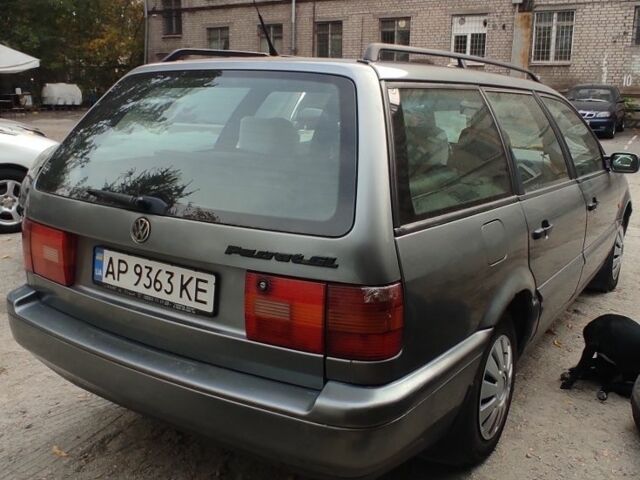 Серый Фольксваген Пассат Вариант, объемом двигателя 2 л и пробегом 450 тыс. км за 2300 $, фото 2 на Automoto.ua