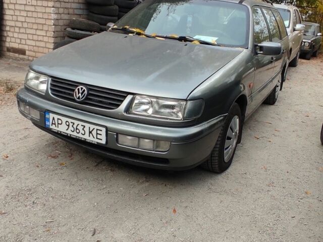 Серый Фольксваген Пассат Вариант, объемом двигателя 2 л и пробегом 450 тыс. км за 2300 $, фото 1 на Automoto.ua