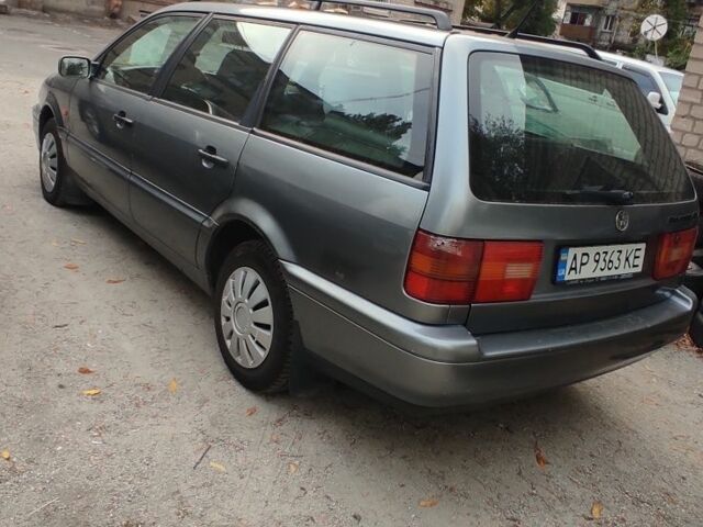 Серый Фольксваген Пассат Вариант, объемом двигателя 2 л и пробегом 450 тыс. км за 2300 $, фото 4 на Automoto.ua