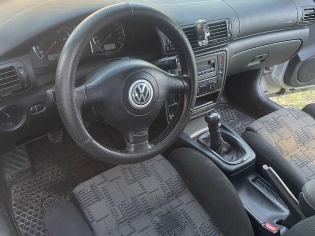 Серый Фольксваген Пассат Вариант, объемом двигателя 1.6 л и пробегом 424 тыс. км за 2700 $, фото 4 на Automoto.ua