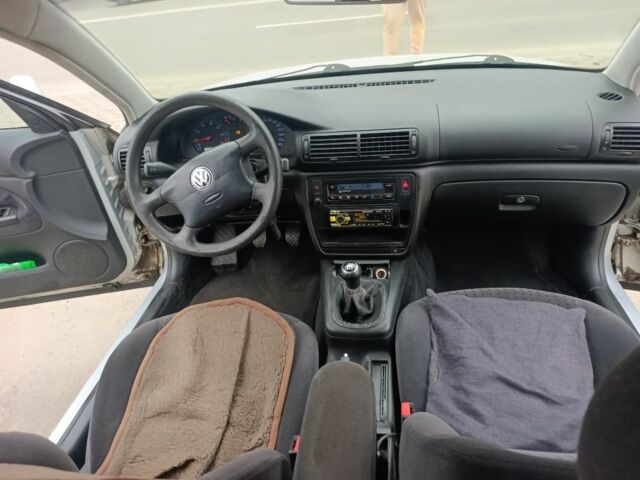 Сірий Фольксваген Пассат Варіант, об'ємом двигуна 1.8 л та пробігом 343 тис. км за 4488 $, фото 1 на Automoto.ua