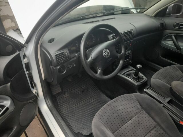 Сірий Фольксваген Пассат Варіант, об'ємом двигуна 1.6 л та пробігом 382 тис. км за 3200 $, фото 9 на Automoto.ua