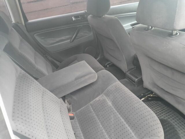 Сірий Фольксваген Пассат Варіант, об'ємом двигуна 1.6 л та пробігом 382 тис. км за 3200 $, фото 18 на Automoto.ua