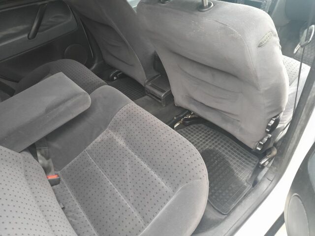 Сірий Фольксваген Пассат Варіант, об'ємом двигуна 1.6 л та пробігом 382 тис. км за 3200 $, фото 17 на Automoto.ua