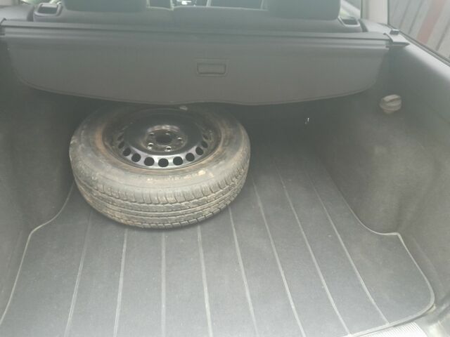 Сірий Фольксваген Пассат Варіант, об'ємом двигуна 1.6 л та пробігом 382 тис. км за 3200 $, фото 11 на Automoto.ua