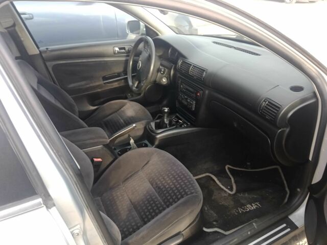 Серый Фольксваген Пассат Вариант, объемом двигателя 1.9 л и пробегом 330 тыс. км за 1500 $, фото 7 на Automoto.ua