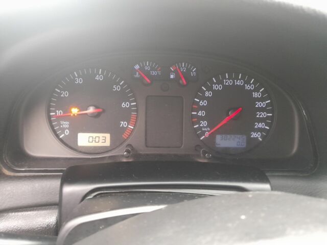 Сірий Фольксваген Пассат Варіант, об'ємом двигуна 1.6 л та пробігом 382 тис. км за 3200 $, фото 7 на Automoto.ua