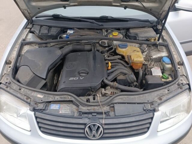 Сірий Фольксваген Пассат Варіант, об'ємом двигуна 1.8 л та пробігом 343 тис. км за 4488 $, фото 5 на Automoto.ua