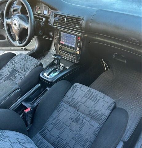 Серый Фольксваген Пассат Вариант, объемом двигателя 2.5 л и пробегом 300 тыс. км за 3300 $, фото 1 на Automoto.ua