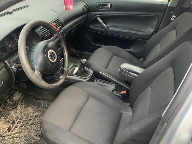 Серый Фольксваген Пассат Вариант, объемом двигателя 1.9 л и пробегом 300 тыс. км за 1500 $, фото 10 на Automoto.ua