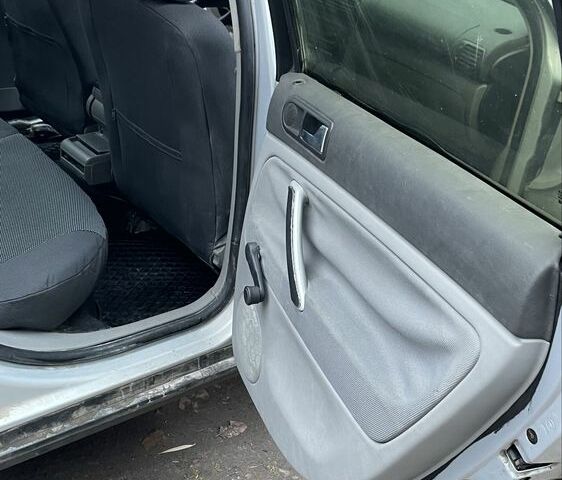 Серый Фольксваген Пассат Вариант, объемом двигателя 1.9 л и пробегом 340 тыс. км за 2500 $, фото 11 на Automoto.ua