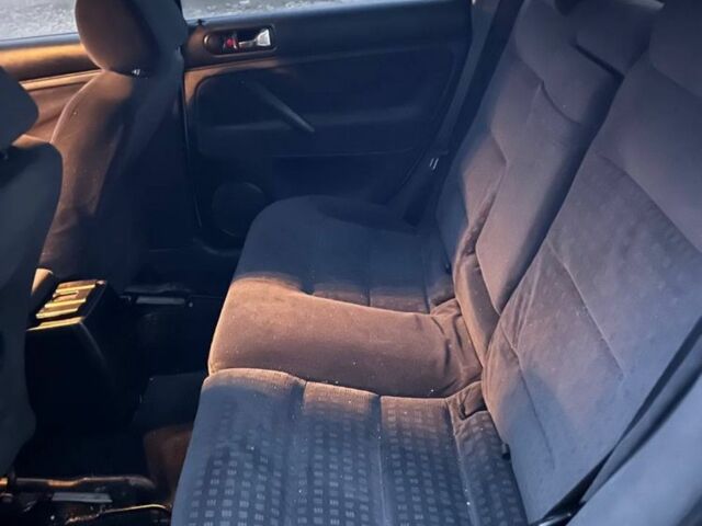 Сірий Фольксваген Пассат Варіант, об'ємом двигуна 2 л та пробігом 220 тис. км за 2800 $, фото 5 на Automoto.ua