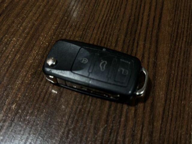 Сірий Фольксваген Пассат Варіант, об'ємом двигуна 2 л та пробігом 254 тис. км за 3990 $, фото 17 на Automoto.ua