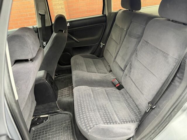 Серый Фольксваген Пассат Вариант, объемом двигателя 1.6 л и пробегом 260 тыс. км за 3499 $, фото 12 на Automoto.ua